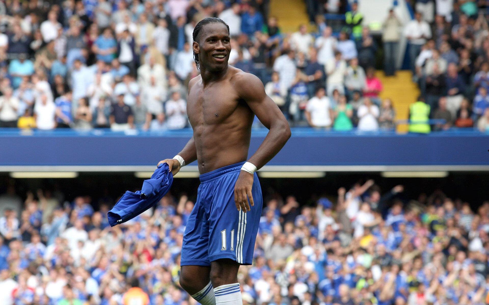 莱万赛后坦言战平荷兰值得高兴，揭秘战术角色，冻结德容成关键任务