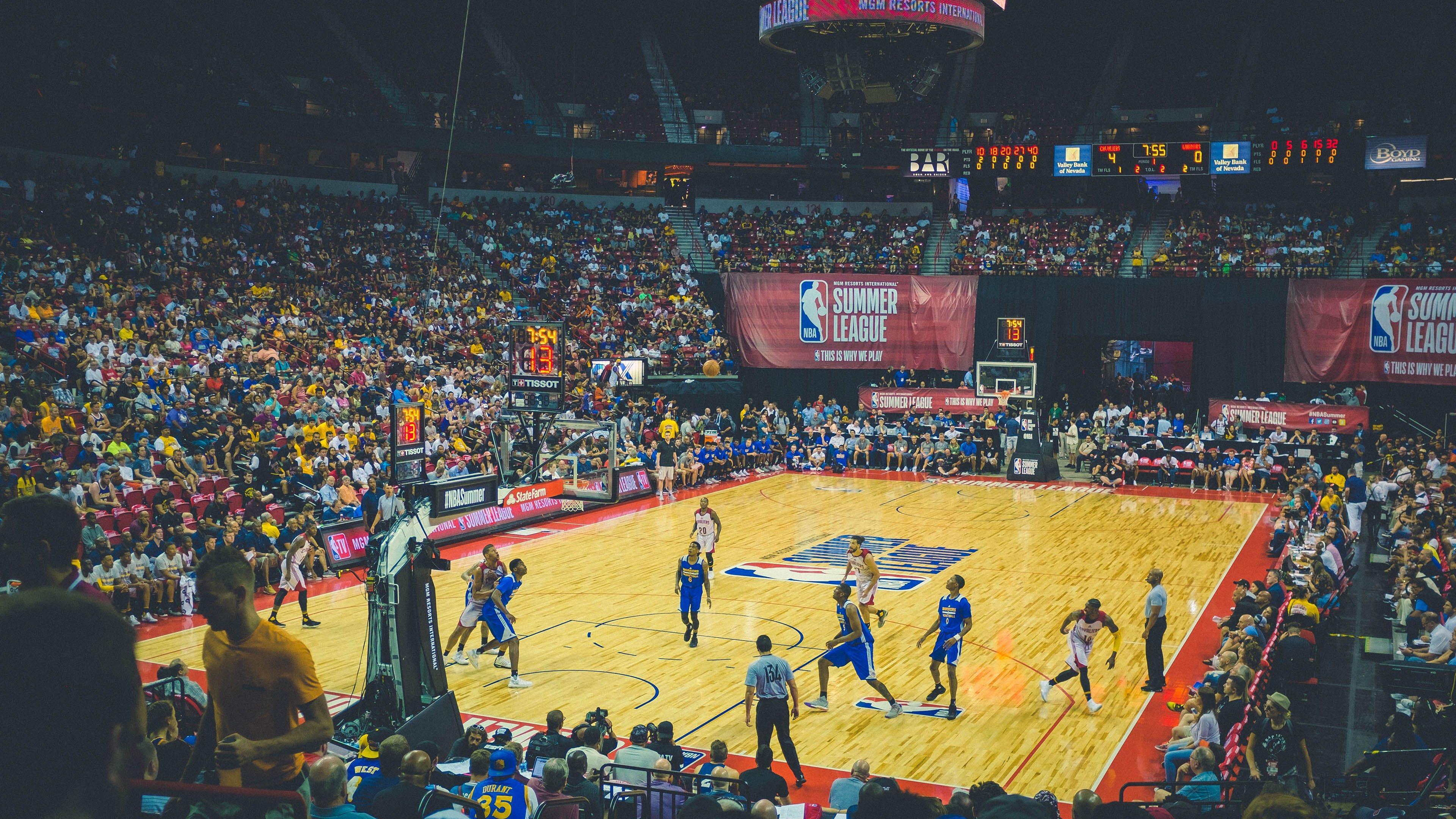 李楠正式执掌国篮帅印后首度公开亮相 坦言述职过程很快，当选后心境平和